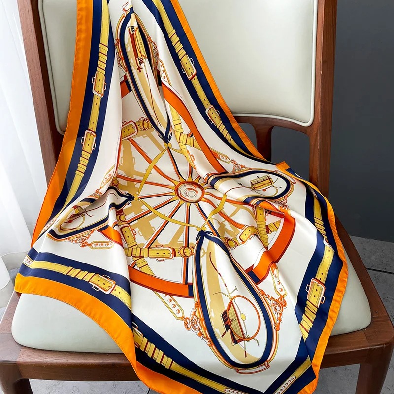 ผ้าพันคอไหมสี่เหลี่ยมลายโซ่ ดี - Luxury Bags Made บทวิจารณ์และราคา