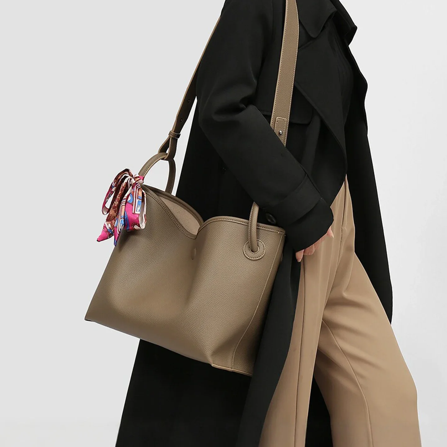 กระเป๋าถือผู้หญิงสุดหรูระดับไฮ - Luxurious Bag บทวิจารณ์และราคา